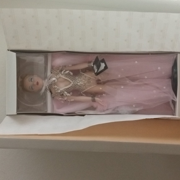 Ashton Drake Bird of Paradise Gene Doll SIGNED BY MEL ODOM NRFB w SHIPPER BOX - Picture 7 of 13